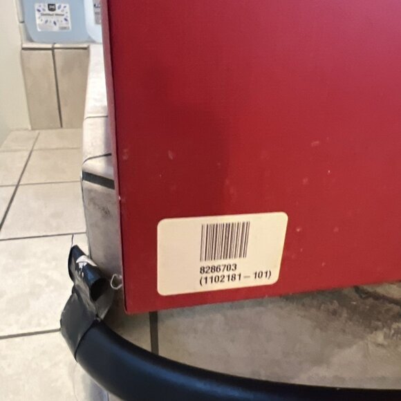 Valentino Garavani Rockstud Patent Leather Slingback Pumps 40 EU- kitten heel - Picture 6 of 14